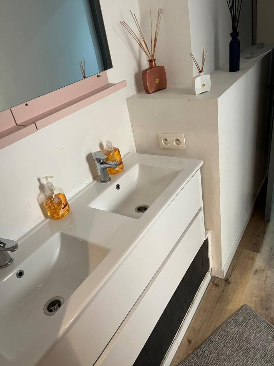 Apartment Design Spacious 46 *